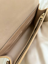 Load image into Gallery viewer, Louis Vuitton Vernis Monogram Ana Clutch Dune Bag