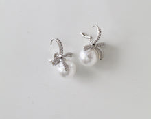 Load image into Gallery viewer, Sterling Silver Bowknot Pearl Drop Hoop