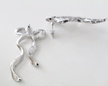 Load image into Gallery viewer, Ribbon Bow Earrings Silver / Gold