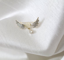 Load image into Gallery viewer, Angel Wings Opal Heart Brooch

