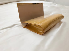 Load image into Gallery viewer, Louis Vuitton Vernis Monogram Ana Clutch Dune Bag
