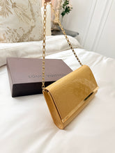Load image into Gallery viewer, Louis Vuitton Vernis Monogram Ana Clutch Dune Bag

