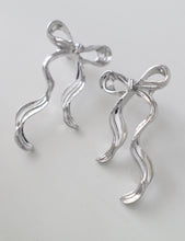 Load image into Gallery viewer, Ribbon Bow Earrings Silver / Gold
